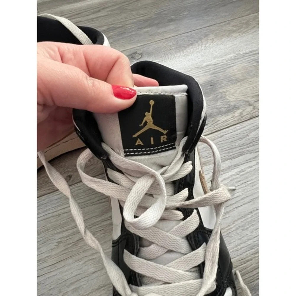 Nike Air Jordan 1 Mid Black White Metallic Gold‎ Patent Leather Sneakers 6.5